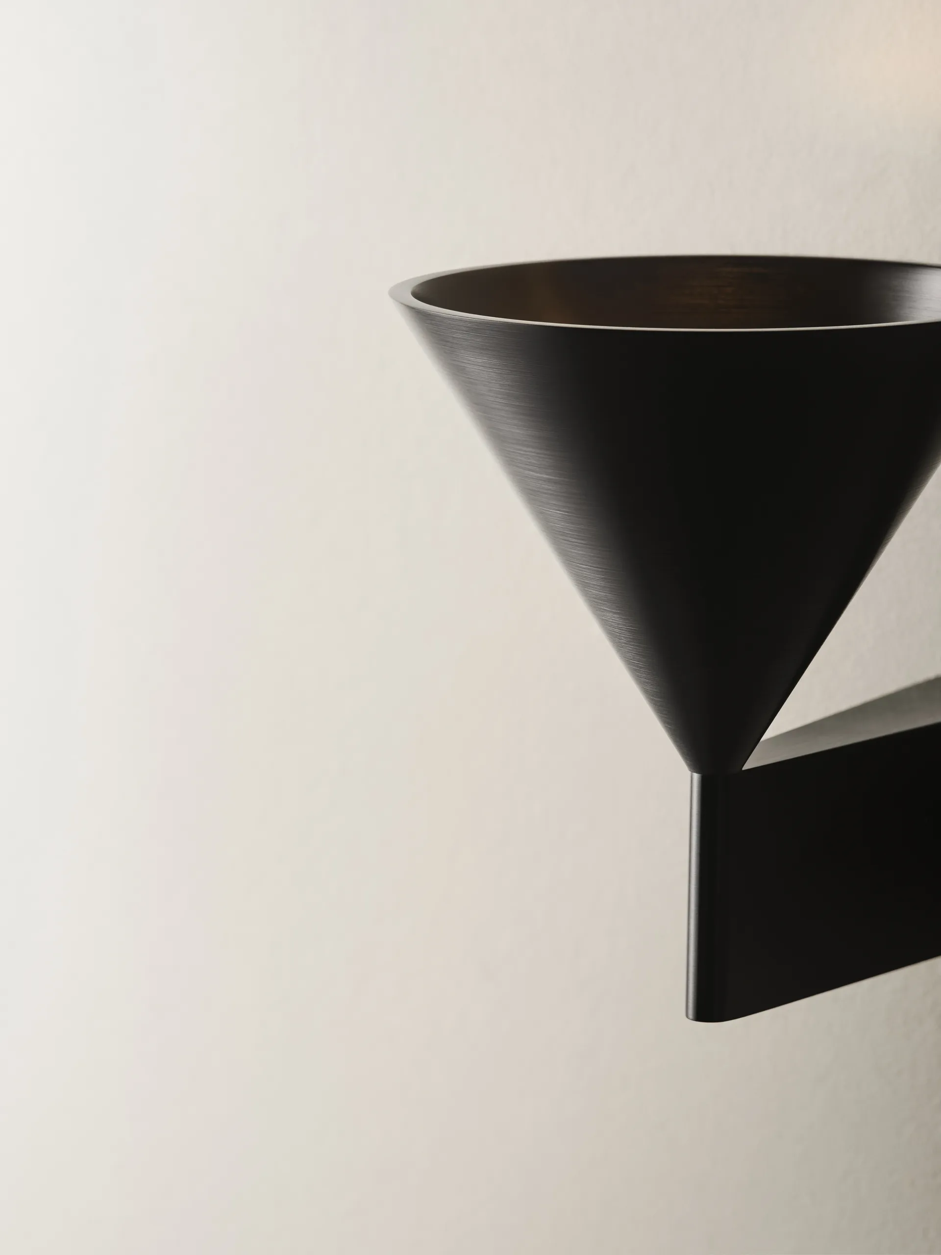 Apollo 14 muurlamp, Darkest hour Pholc