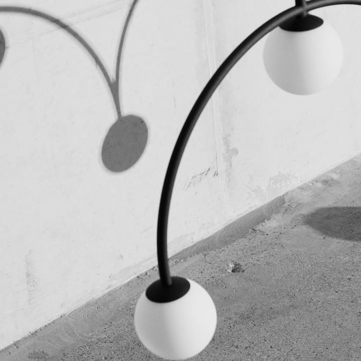 Bounce 169 hanglamp, zwart, opaalglas Pholc