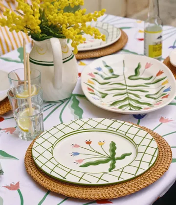 Madelen Möllard Tulip bord - Green, 28 cm - Pick a Poppy