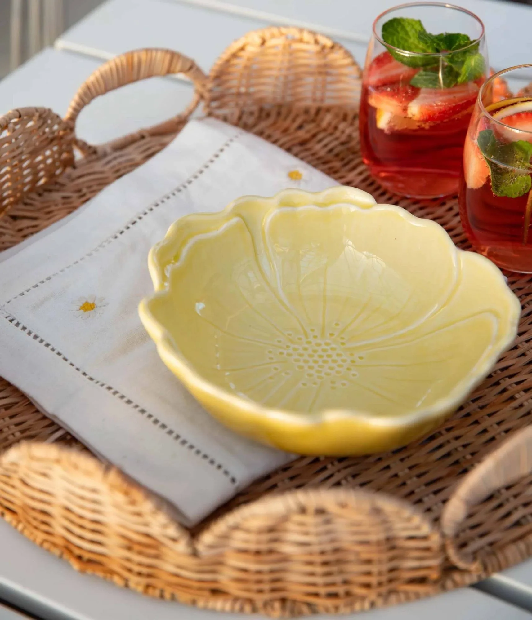 Round Scallop dienblad, Natural, 40 cm Pick a Poppy