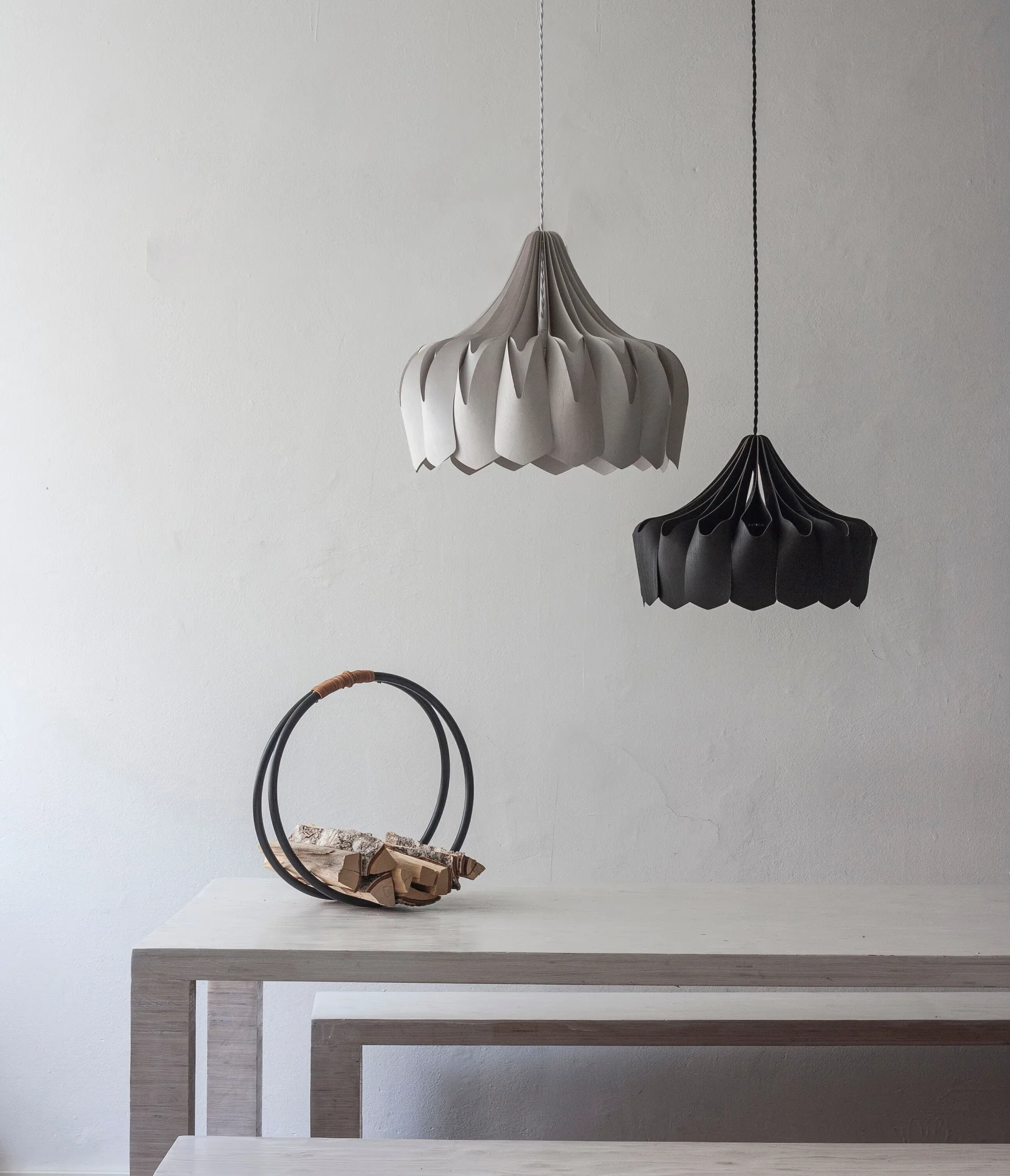 Pioni hanglamp S Ø38 cm, Zwart Pilke