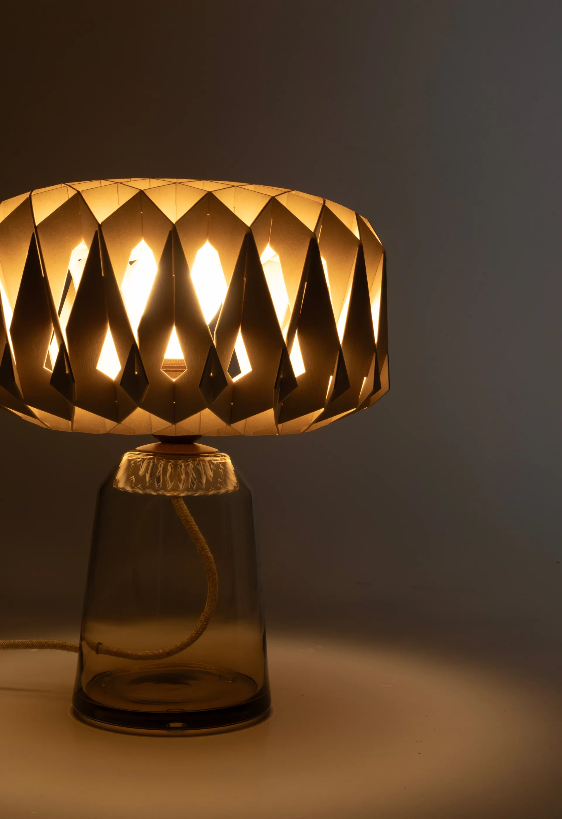 Signature 25 tafellamp, Amber-berk, Ø28x34 cm Pilke