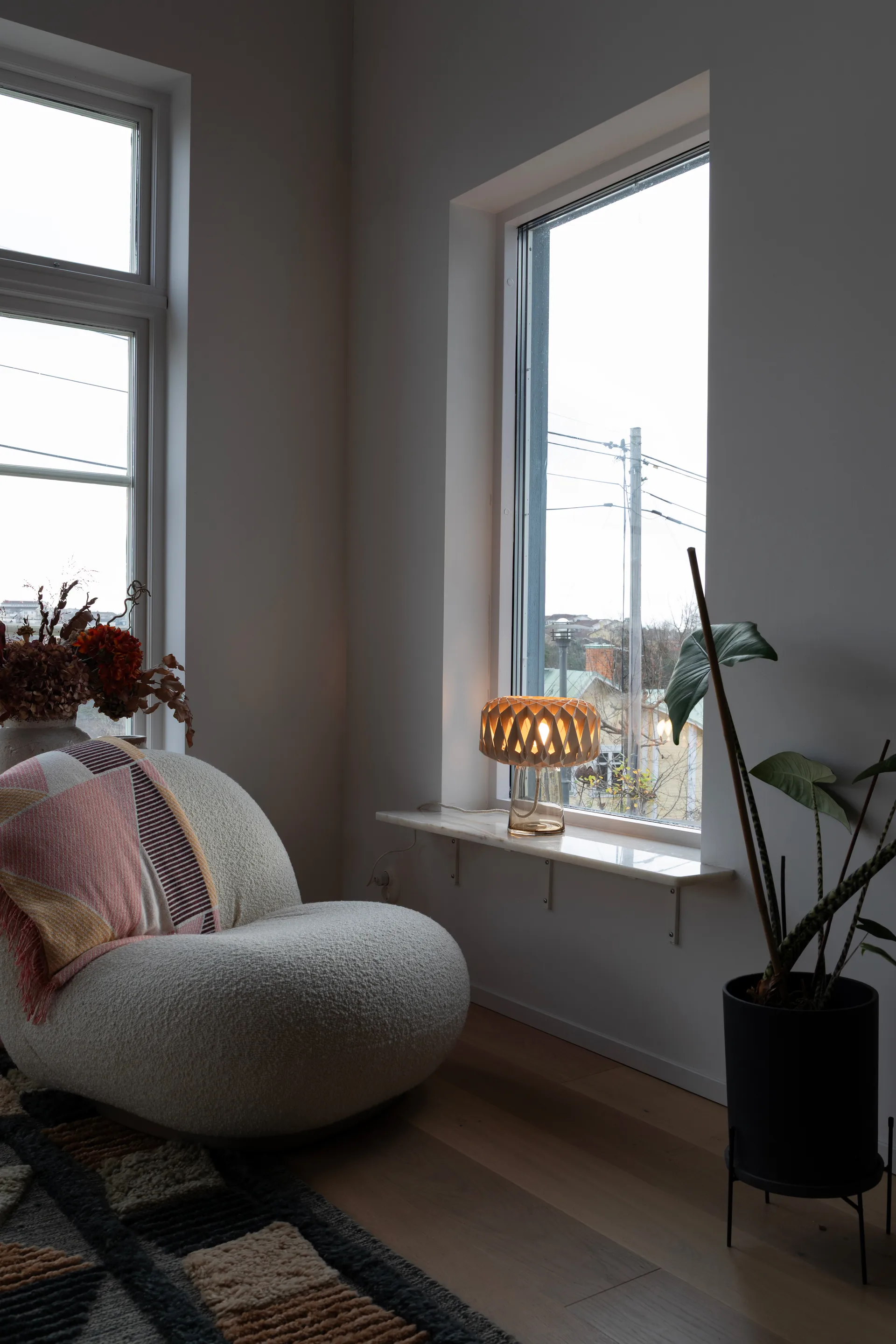 Signature 25 tafellamp, Amber-berk, Ø28x34 cm Pilke