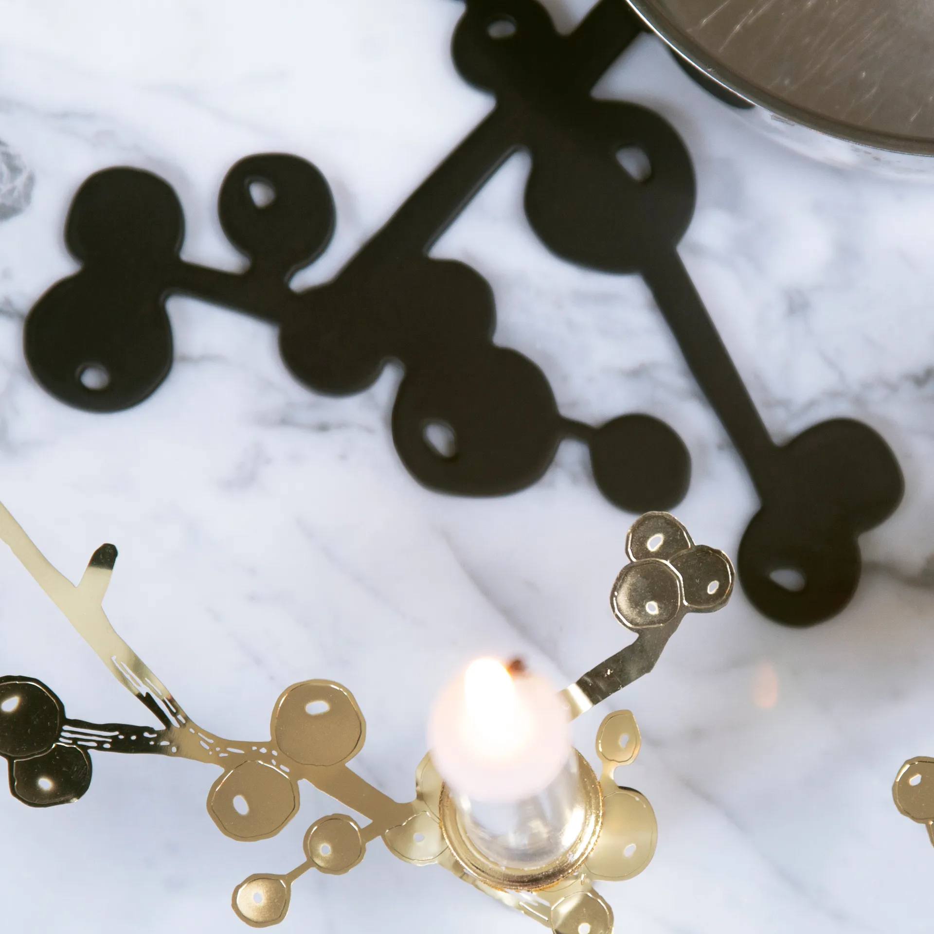 Berry pannenonderzetter, Zwart Pluto Design