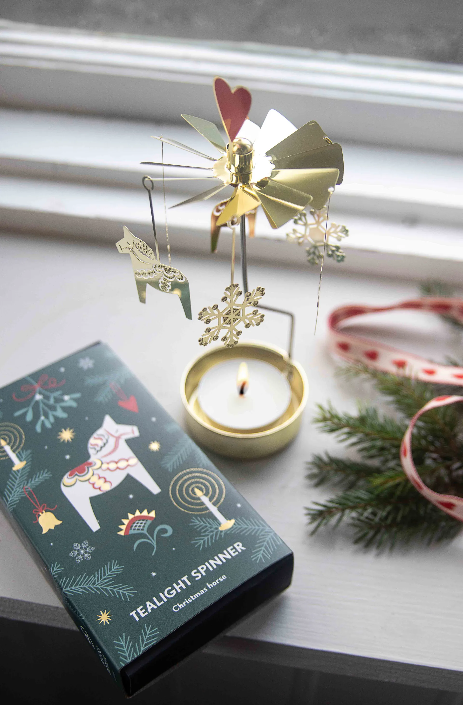 Christmas horse engelspel, Goud Pluto Design