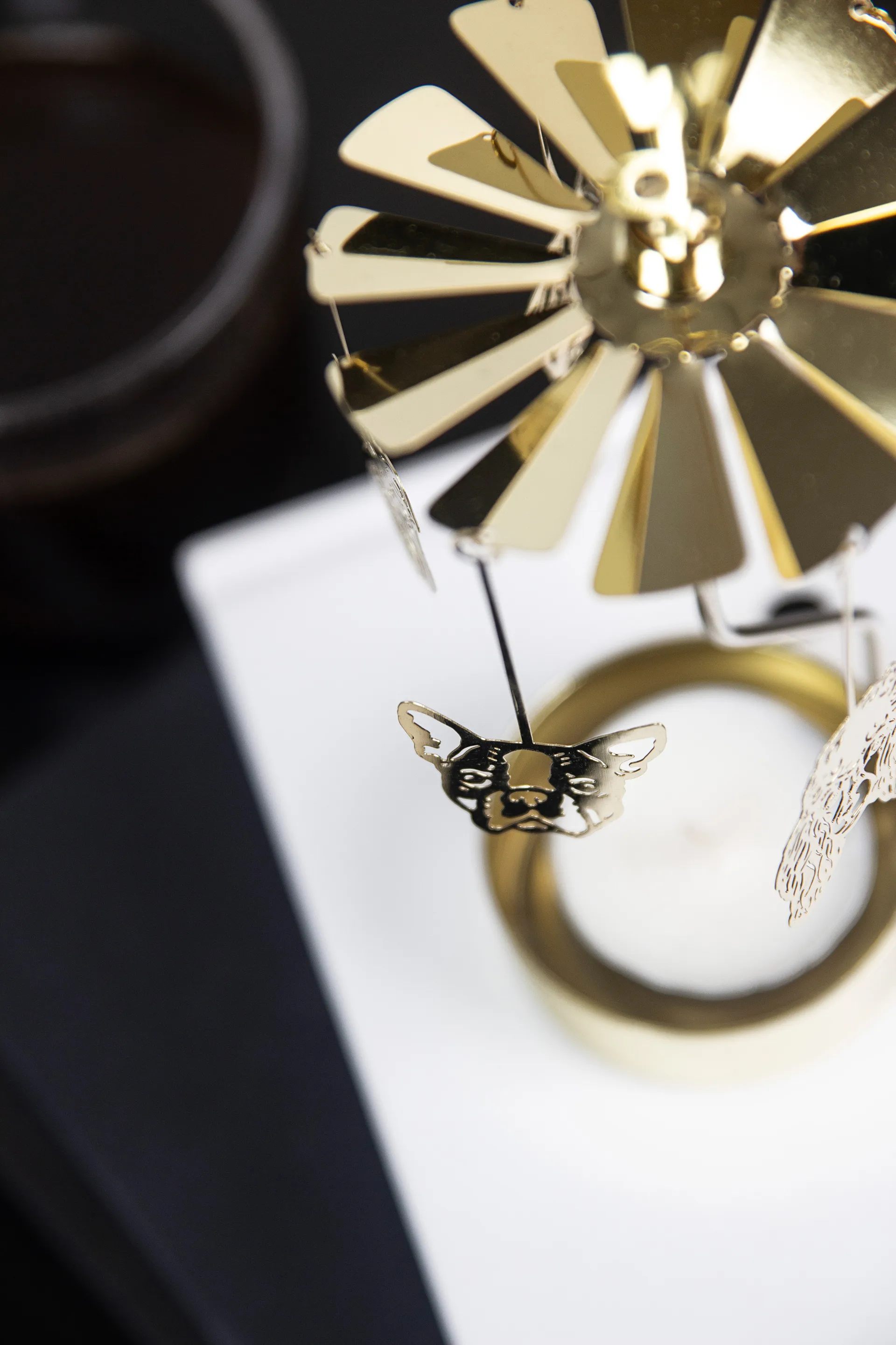 Hondenfamilie waxinelichtjeshouder, Goud Pluto Design