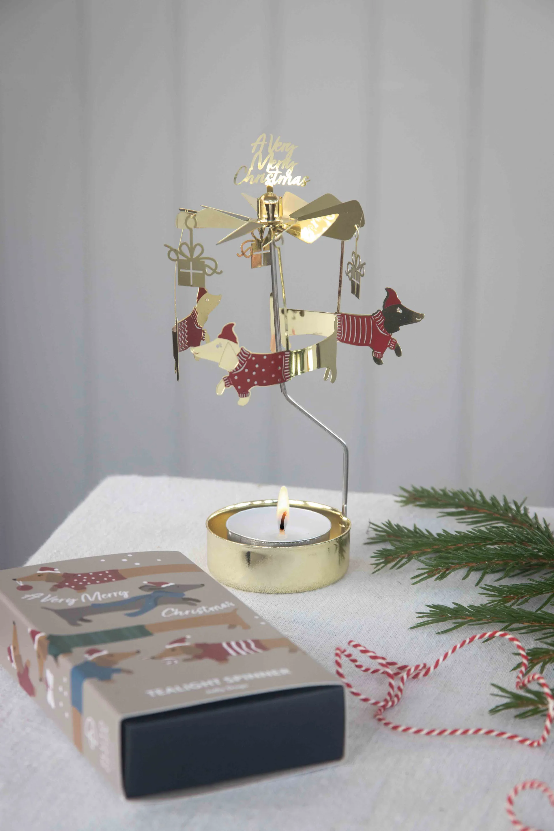 Jolly dogs engelspel, Goud Pluto Design