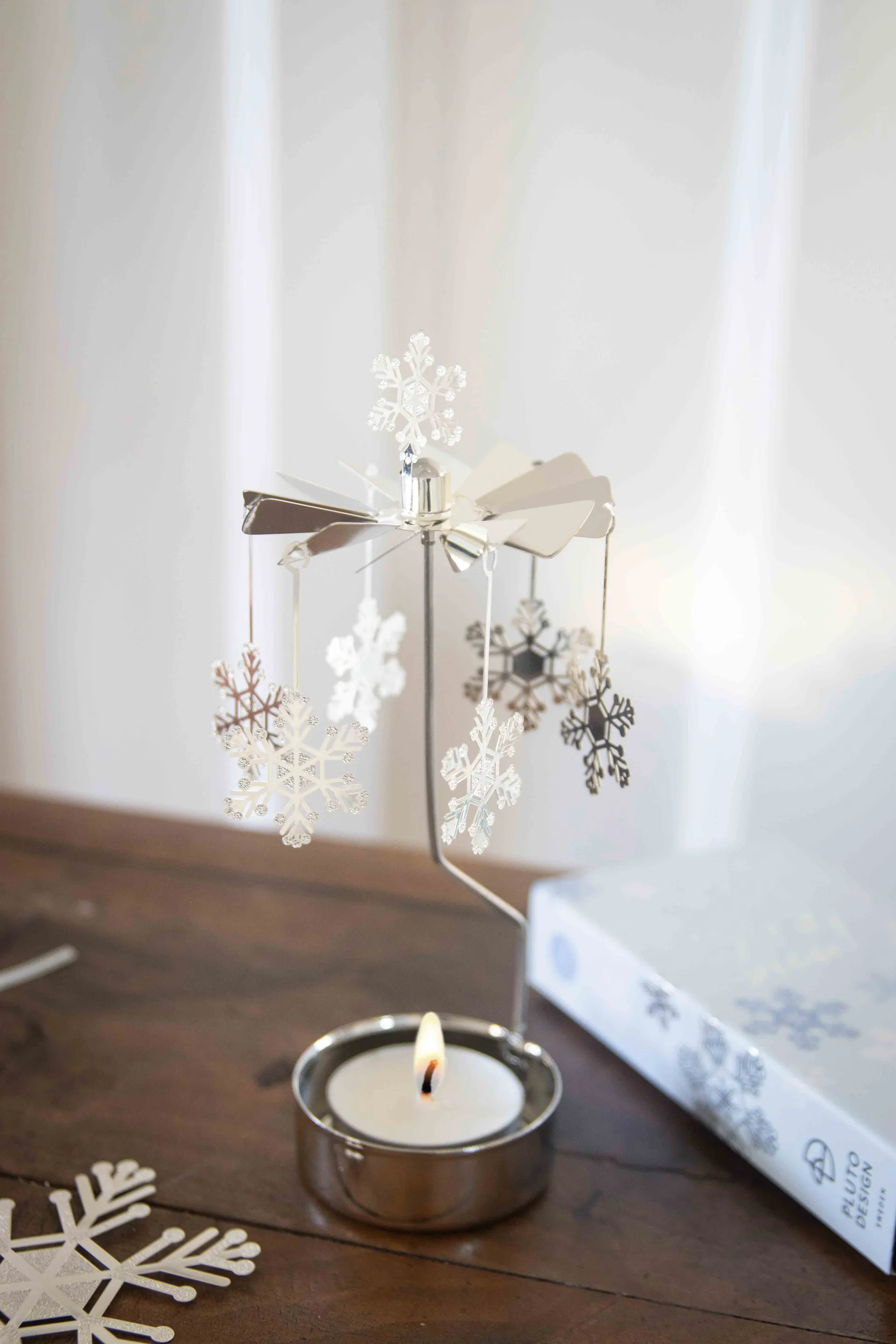 Let it snow engelspel, Zilver Pluto Design