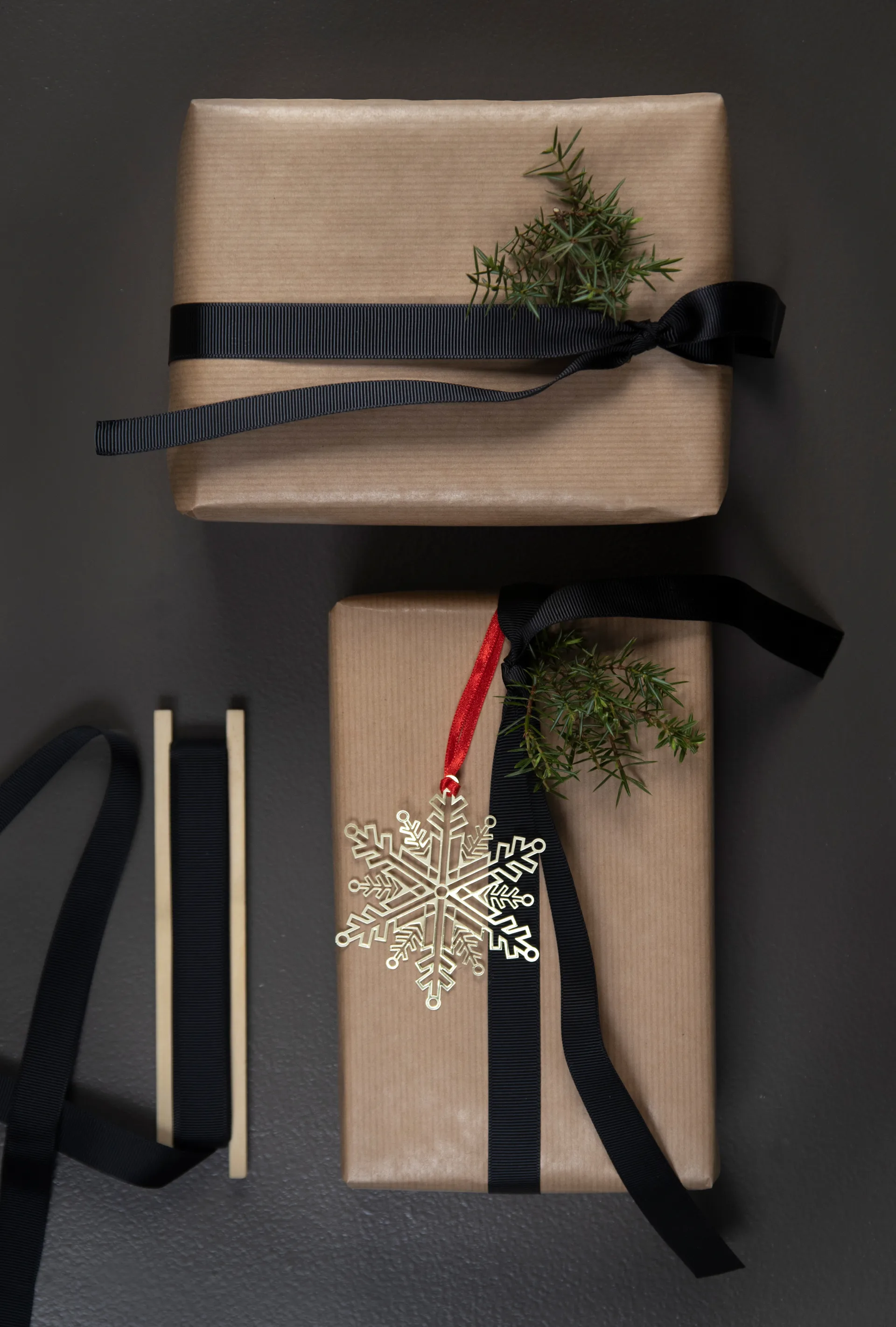 Pluto hanger metaal, Sneeuwster, goudkleurig Pluto Design