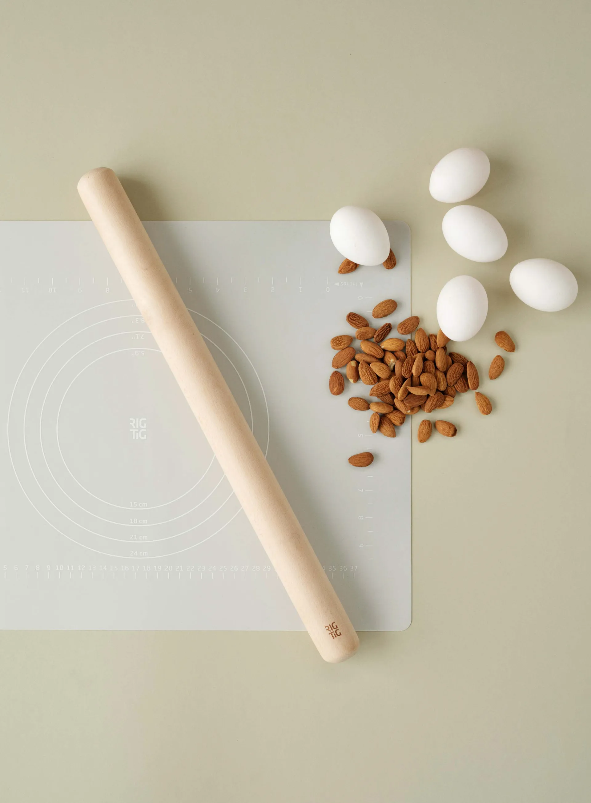 BAKE-IT deegroller en bakmat, Light grey RIG-TIG