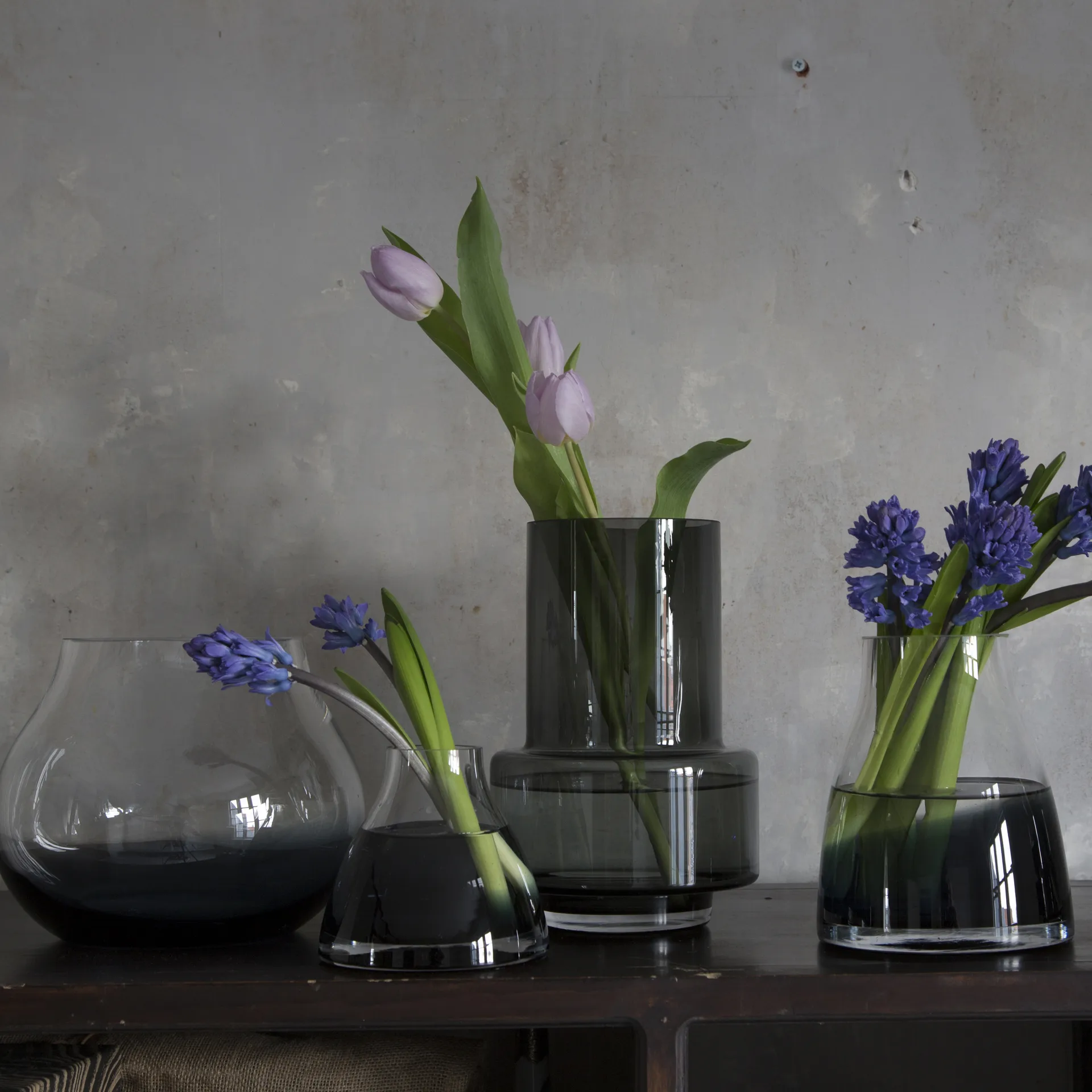 Bloemenvaas nr. 1, Smoked grey Ro Collection