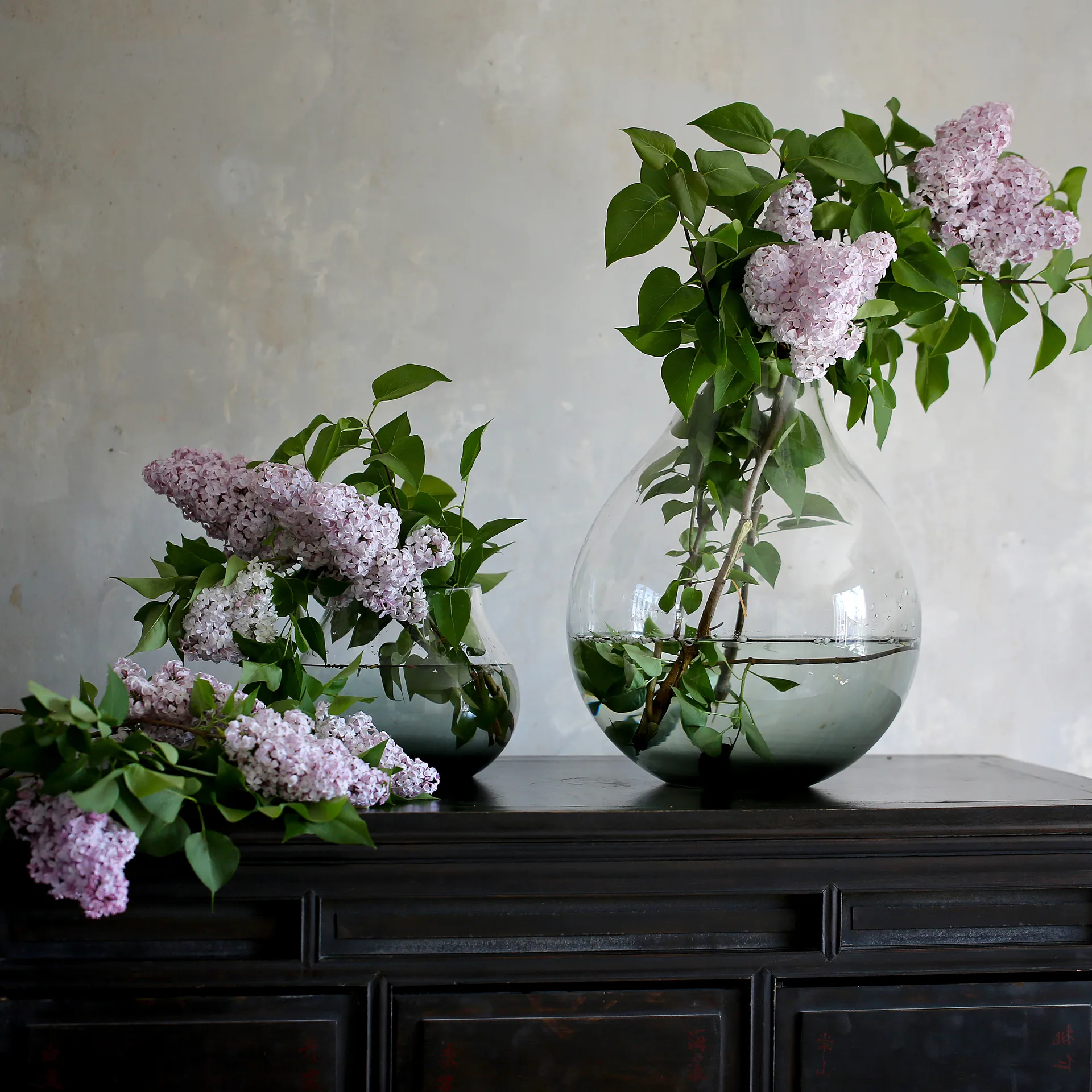 Bloemenvaas nr. 24, Smoked grey Ro Collection