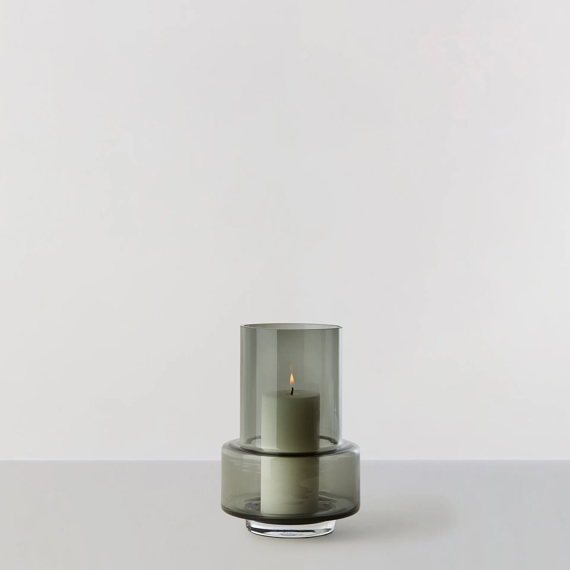 Hurricane nr. 26, Smoked grey Ro Collection