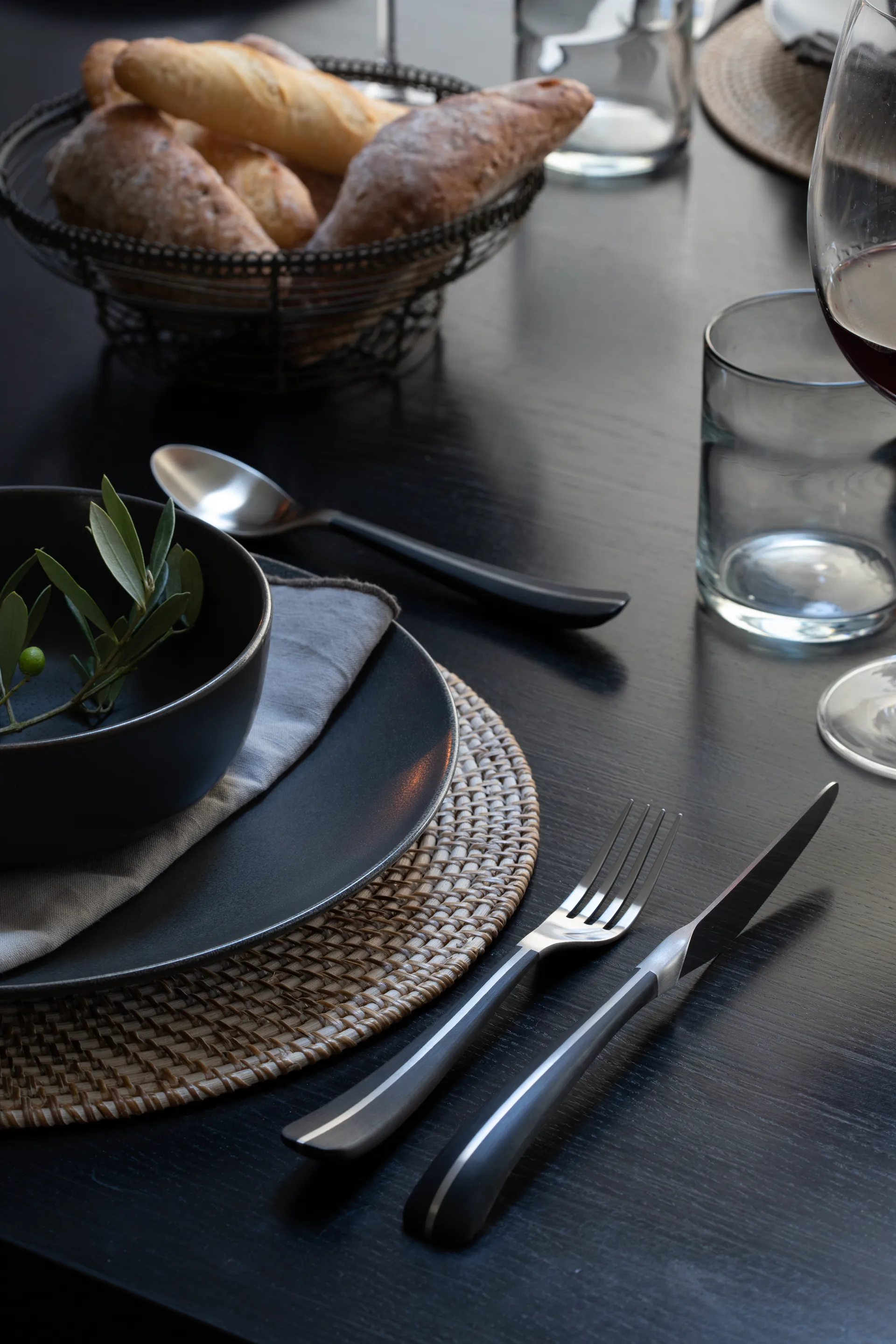 Contour bestekset 24-delig, Zwart Robert Welch