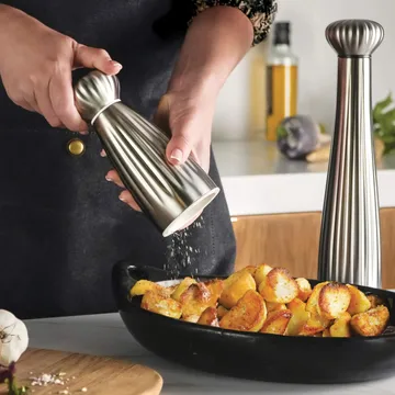 Palm Satin zoutmolen - Small – roestvrij staal - Robert Welch