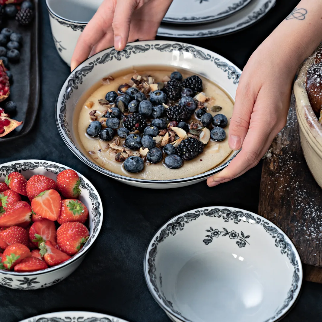 Ostindia Svart diep bord, Ø 22 cm Rörstrand