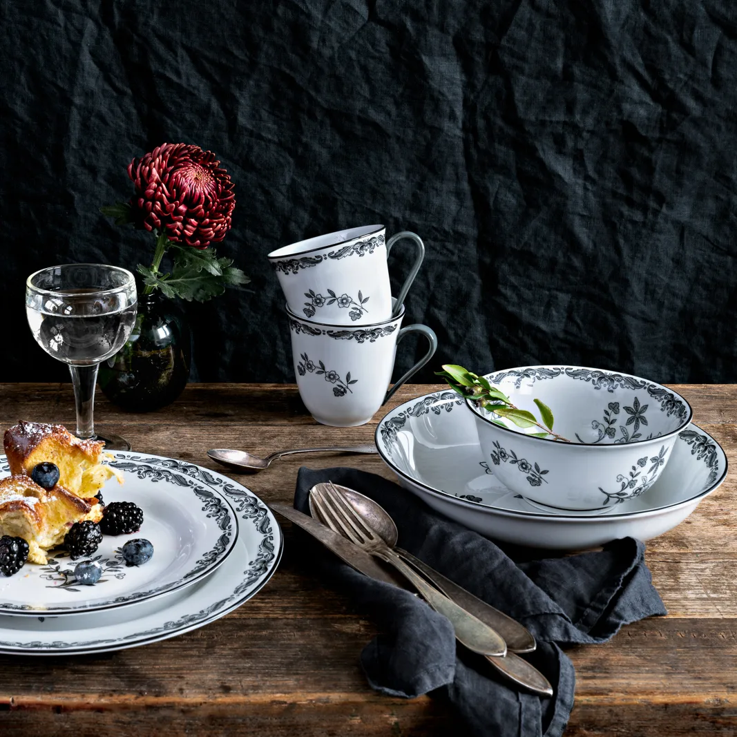 Ostindia Svart diep bord, Ø 22 cm Rörstrand