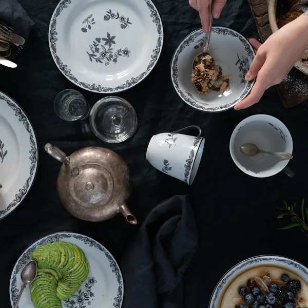 Ostindia Svart diep bord, Ø 22 cm Rörstrand