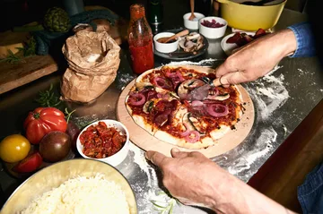 Grand Cru pizzaplank en pizzasnijder - Boek, Ø35 cm - Rosendahl