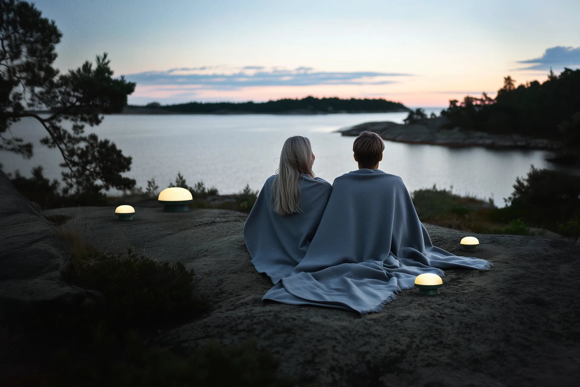 Soft Spot dots zonne-energielamp Ø11,5 cm, Forest green Rosendahl