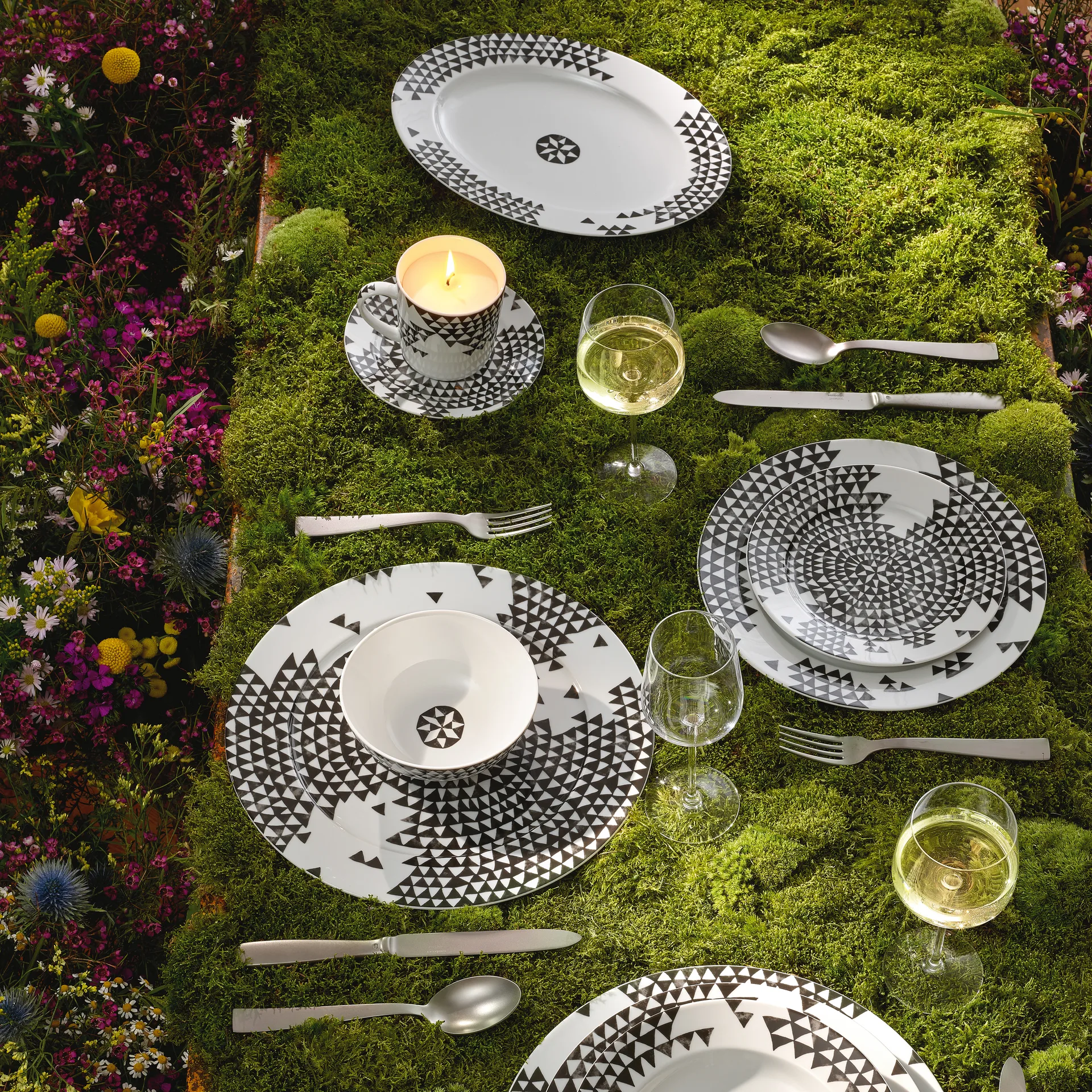 Magic Garden Black Seeds kaars in mok, Wit-zwart Rosenthal