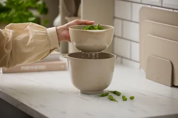 NEW Margrethe kom met vergiet - Humus, 1,5 liter - Rosti