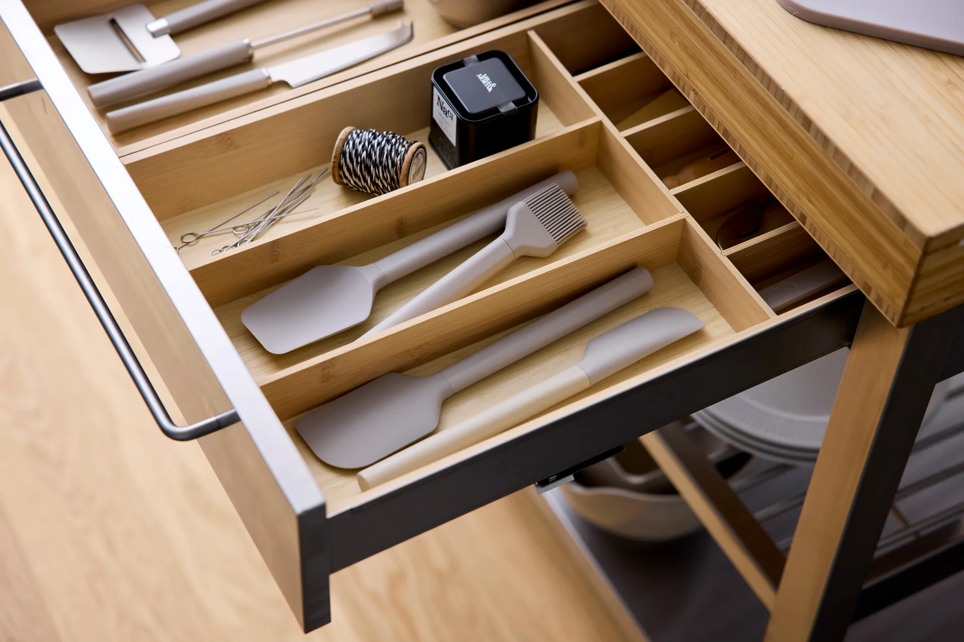 Rosti Emma smalle deegschraper, Humus Rosti