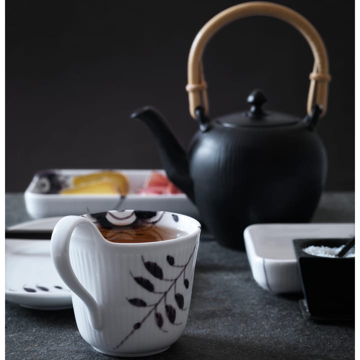 Black Fluted Mega kop met hoog handvat, 33 cl Royal Copenhagen