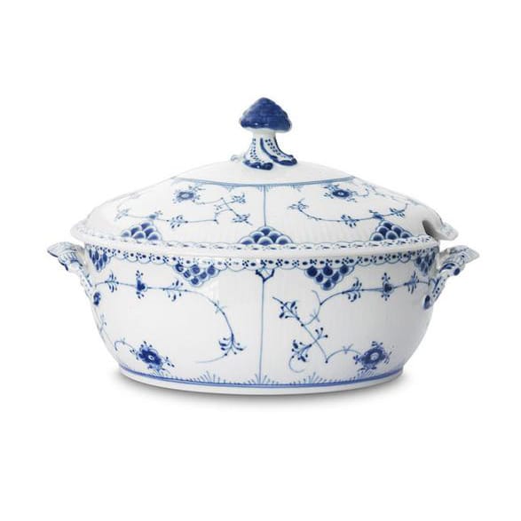 Blue Fluted Half Lace soepterrine - 2 l. - Royal Copenhagen
