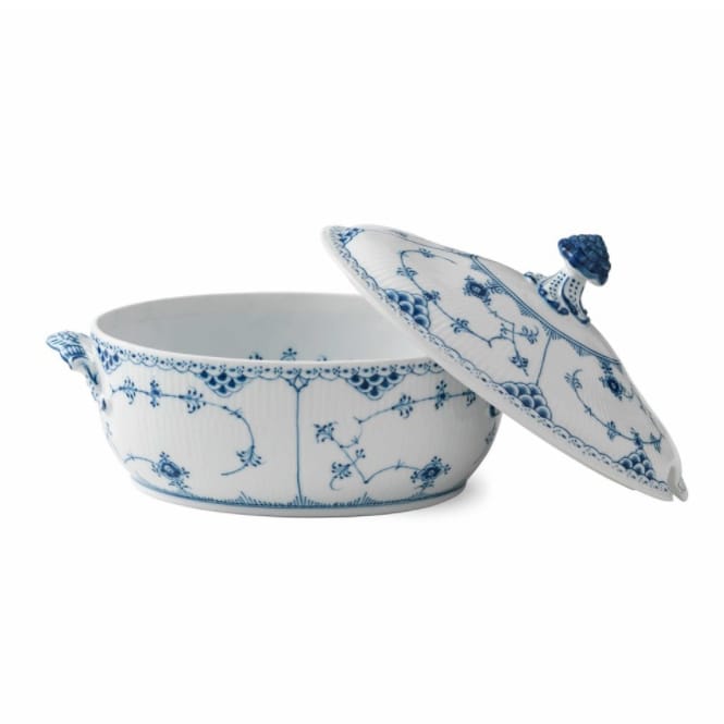 Blue Fluted Half Lace soepterrine - 2 l. - Royal Copenhagen