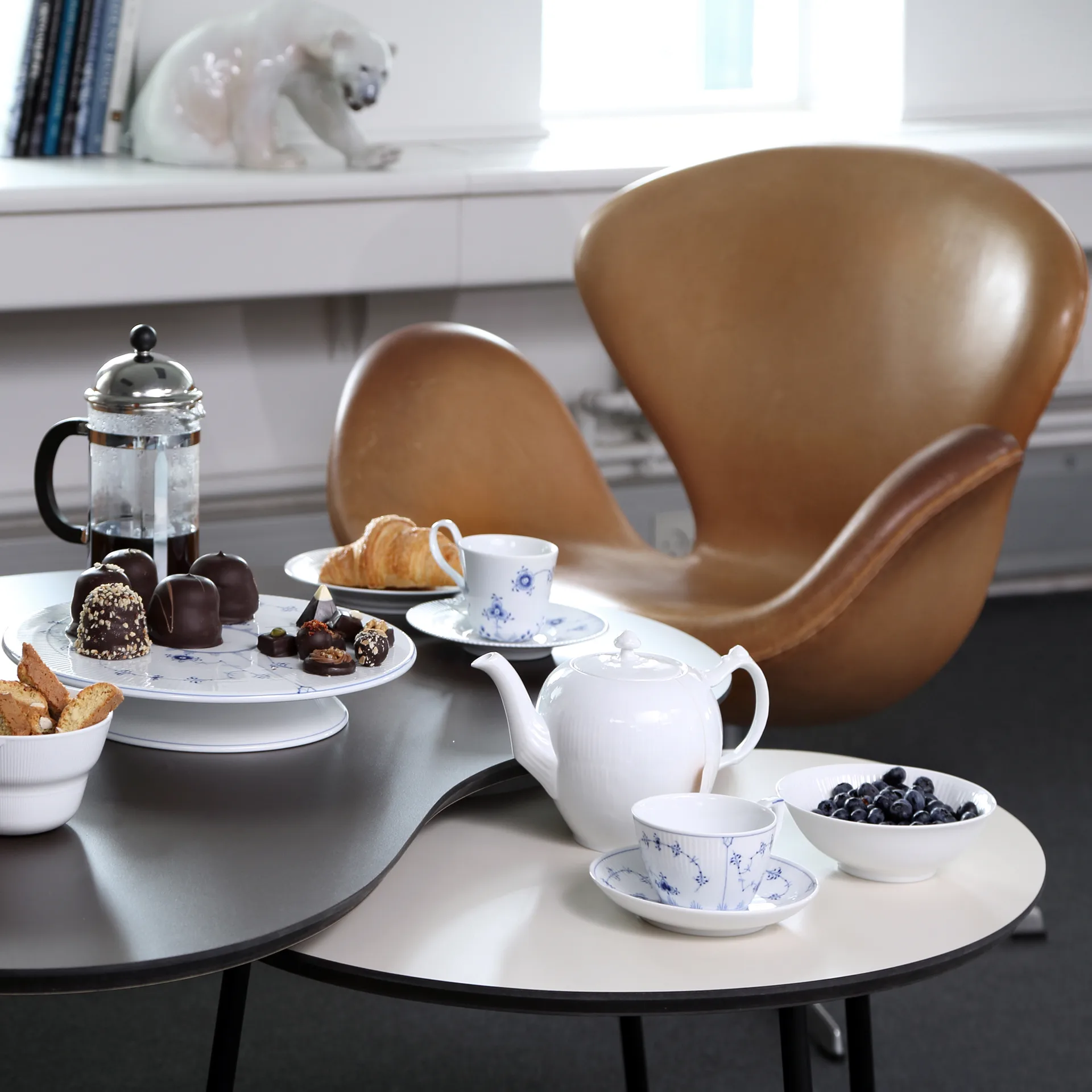 Blue Fluted Plain theekop met schotel, 28 cl. Royal Copenhagen