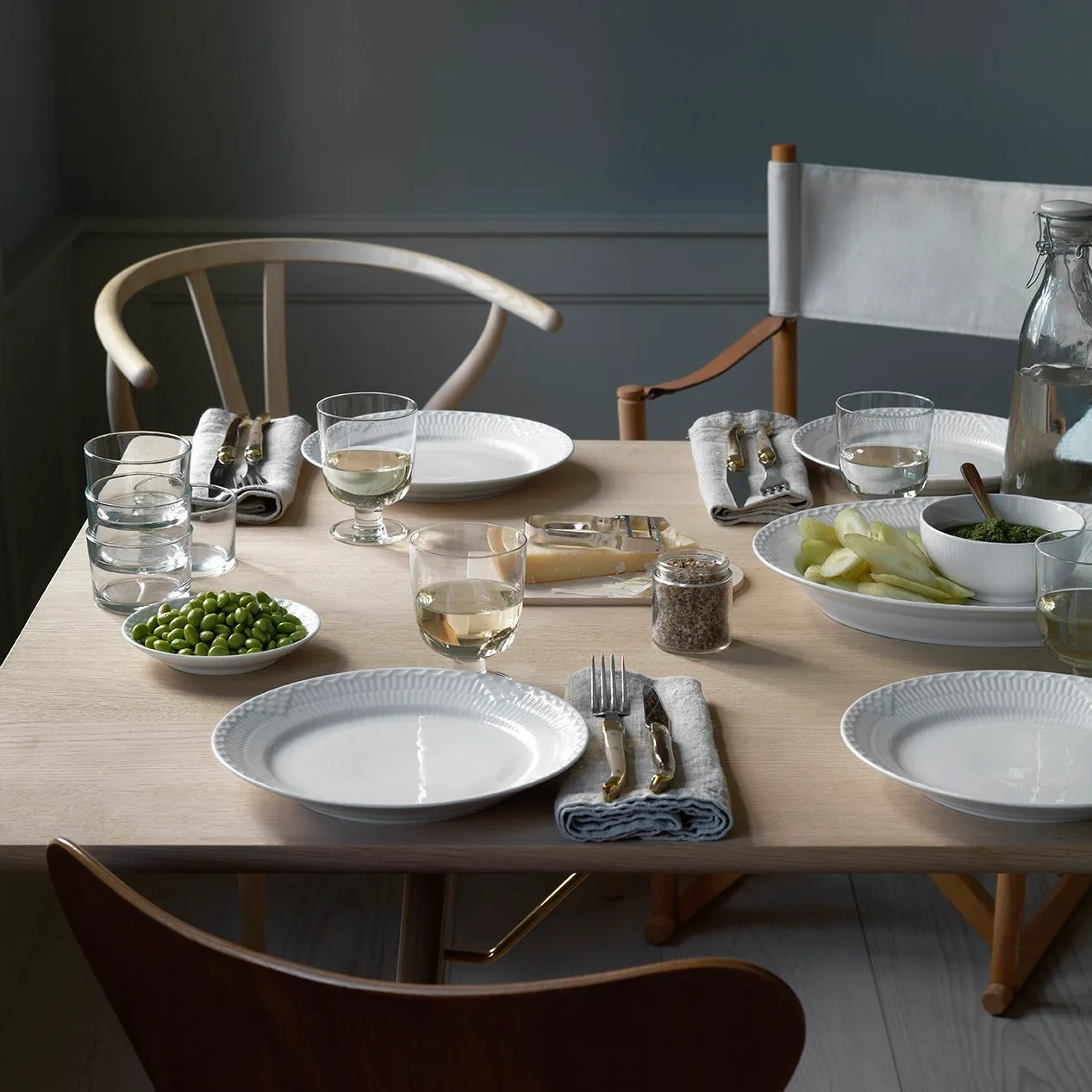 White Fluted Half Lace bord, Ø 17 cm. Royal Copenhagen