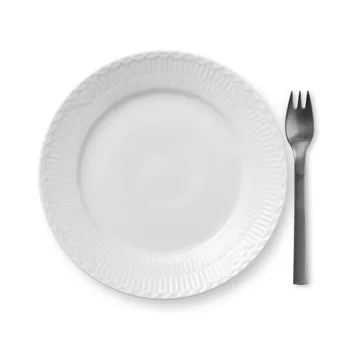 White Fluted Half Lace bord, Ø 19 cm. Royal Copenhagen