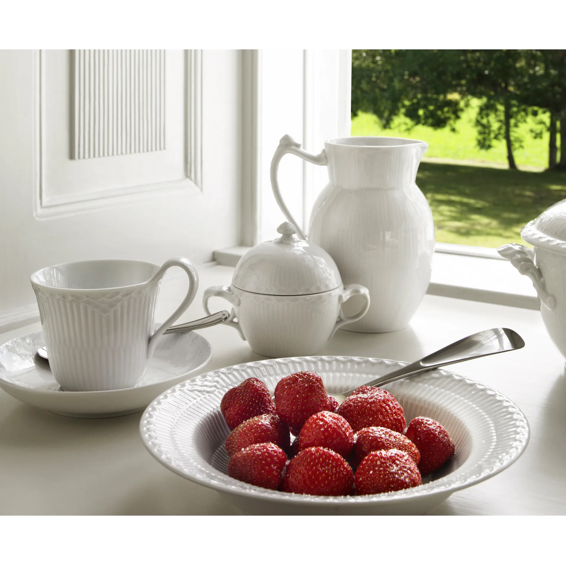 White Fluted Half Lace suikerpot met deksel, 20 cl Royal Copenhagen