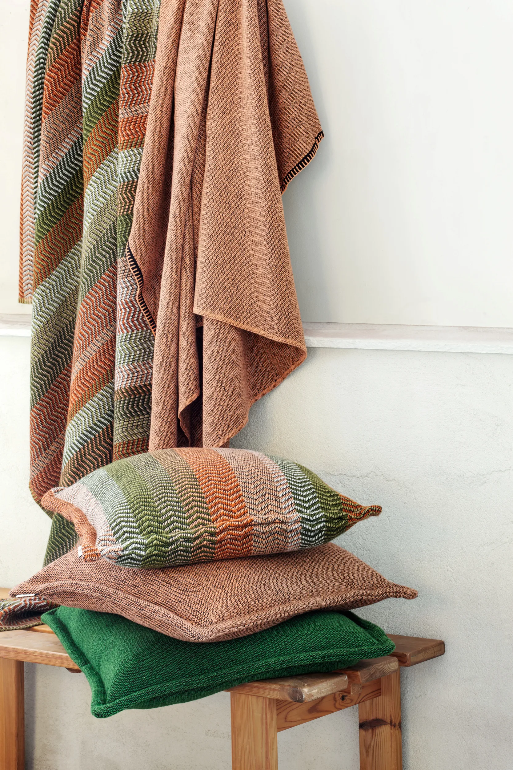 Fri deken 150x200 cm, Summer red Røros Tweed