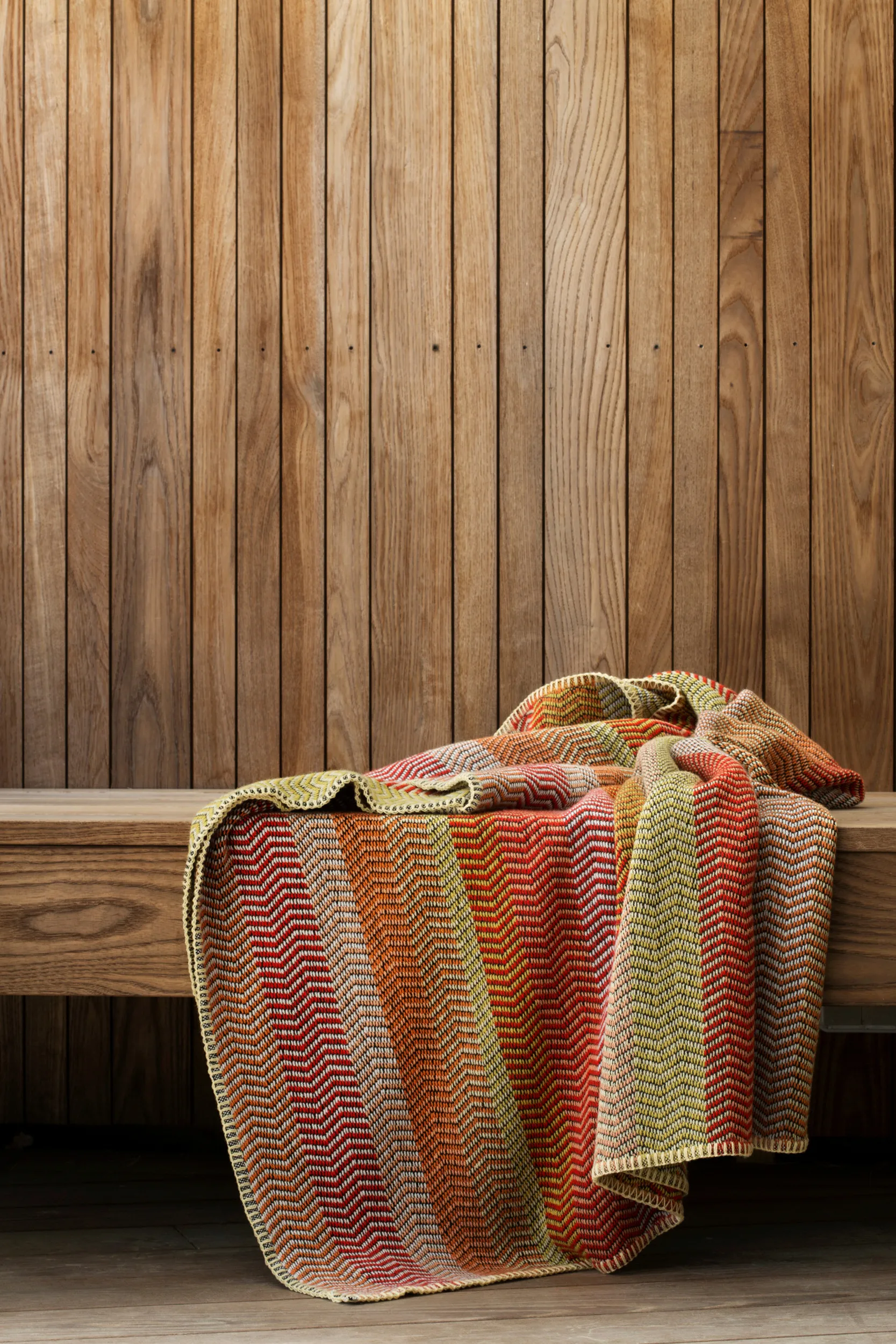 Fri deken 150x200 cm, Summer red Røros Tweed