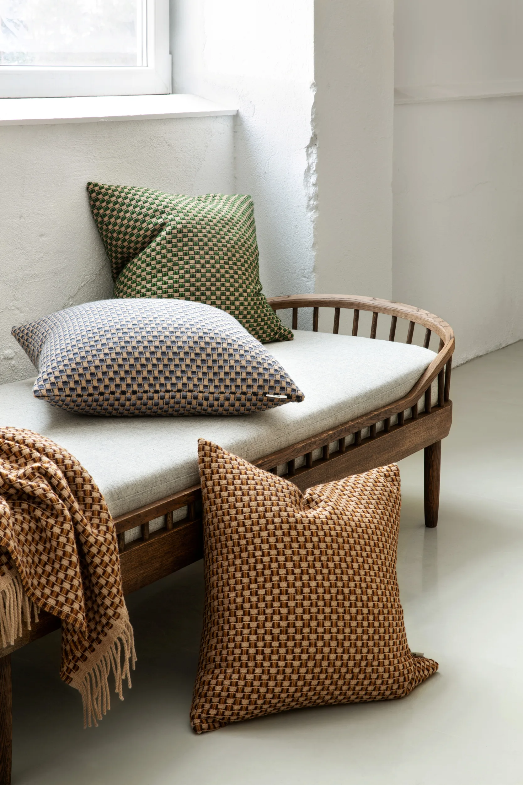 Isak kussen 60x60 cm, Meadow Røros Tweed