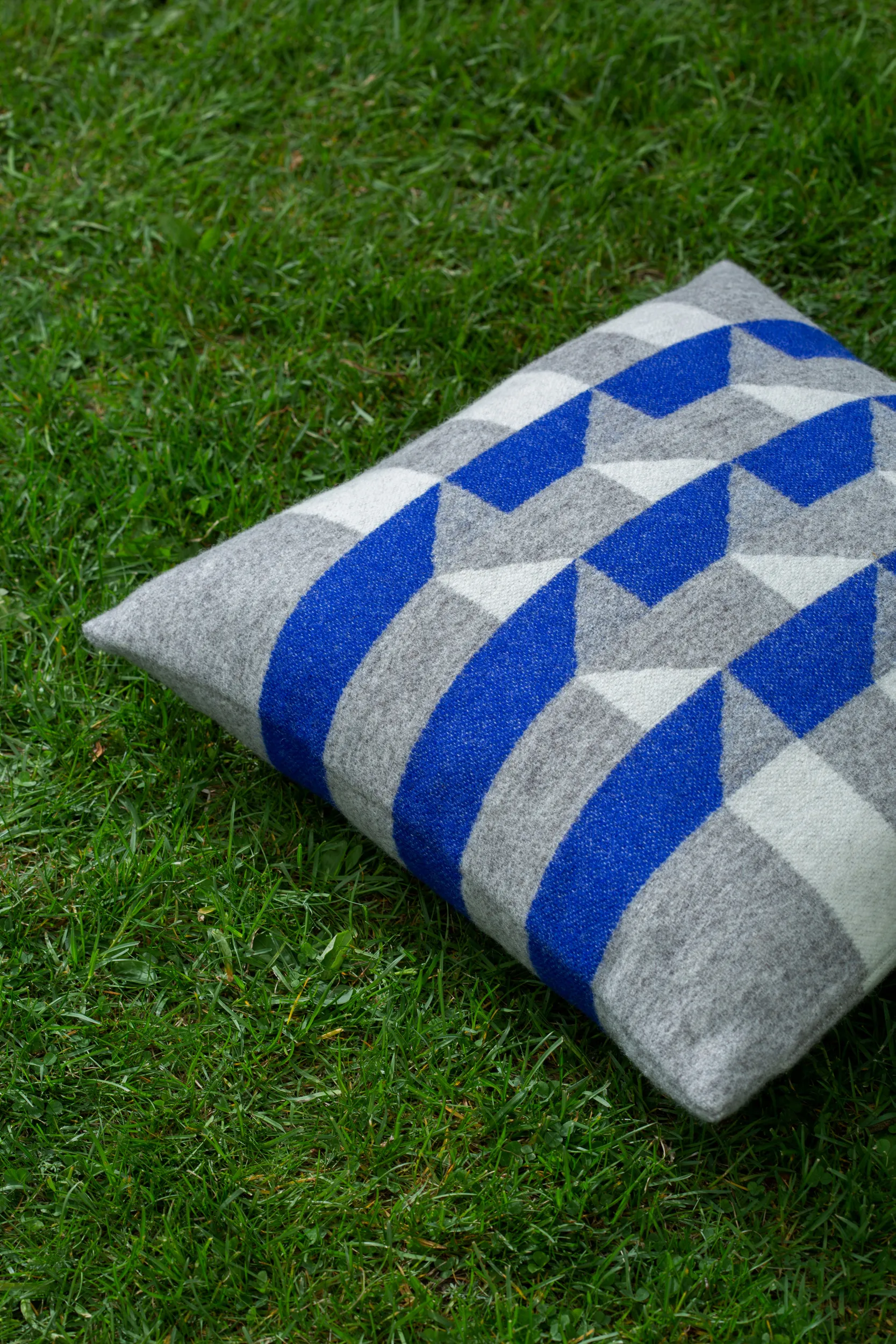 Kvam kussen 50x50 cm, Blue Røros Tweed