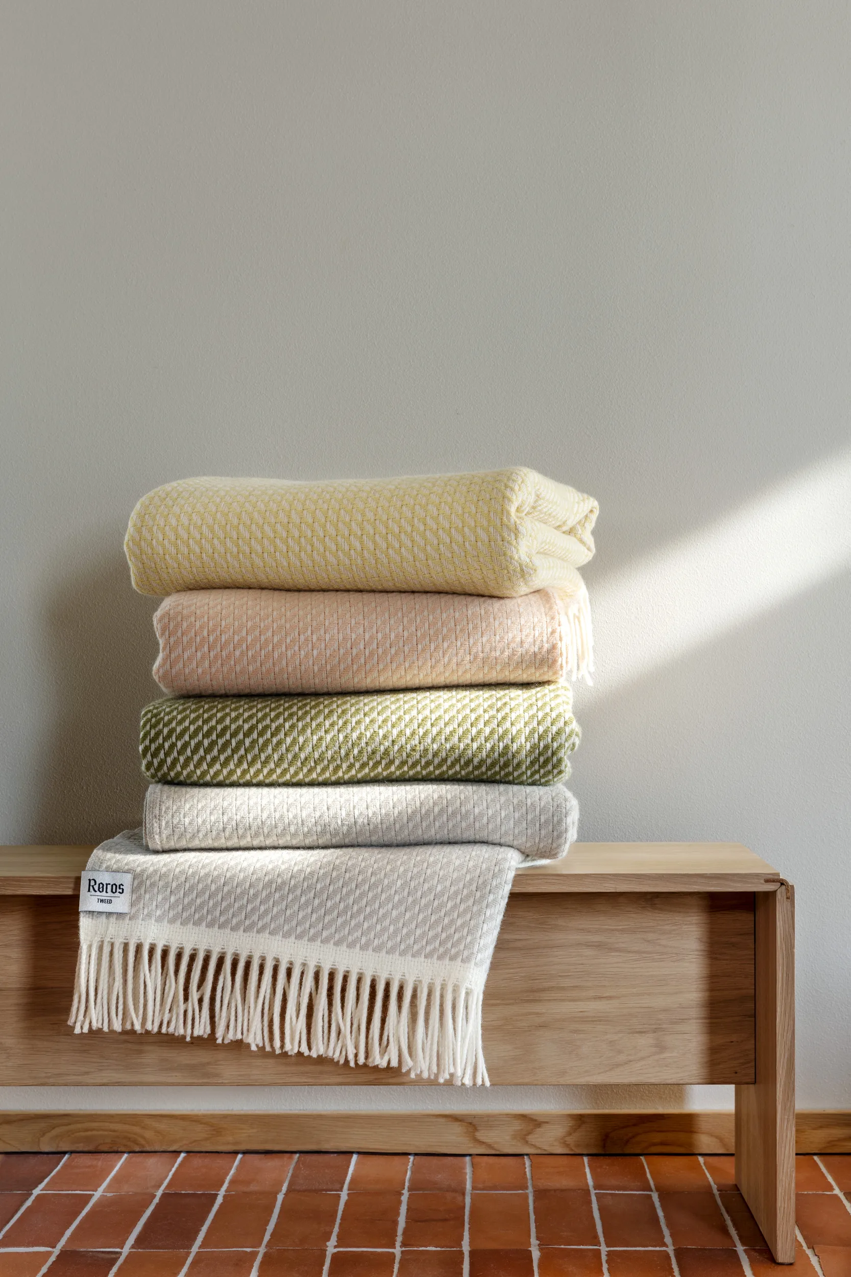 Mello deken 150x210 cm, Lemon yellow Røros Tweed