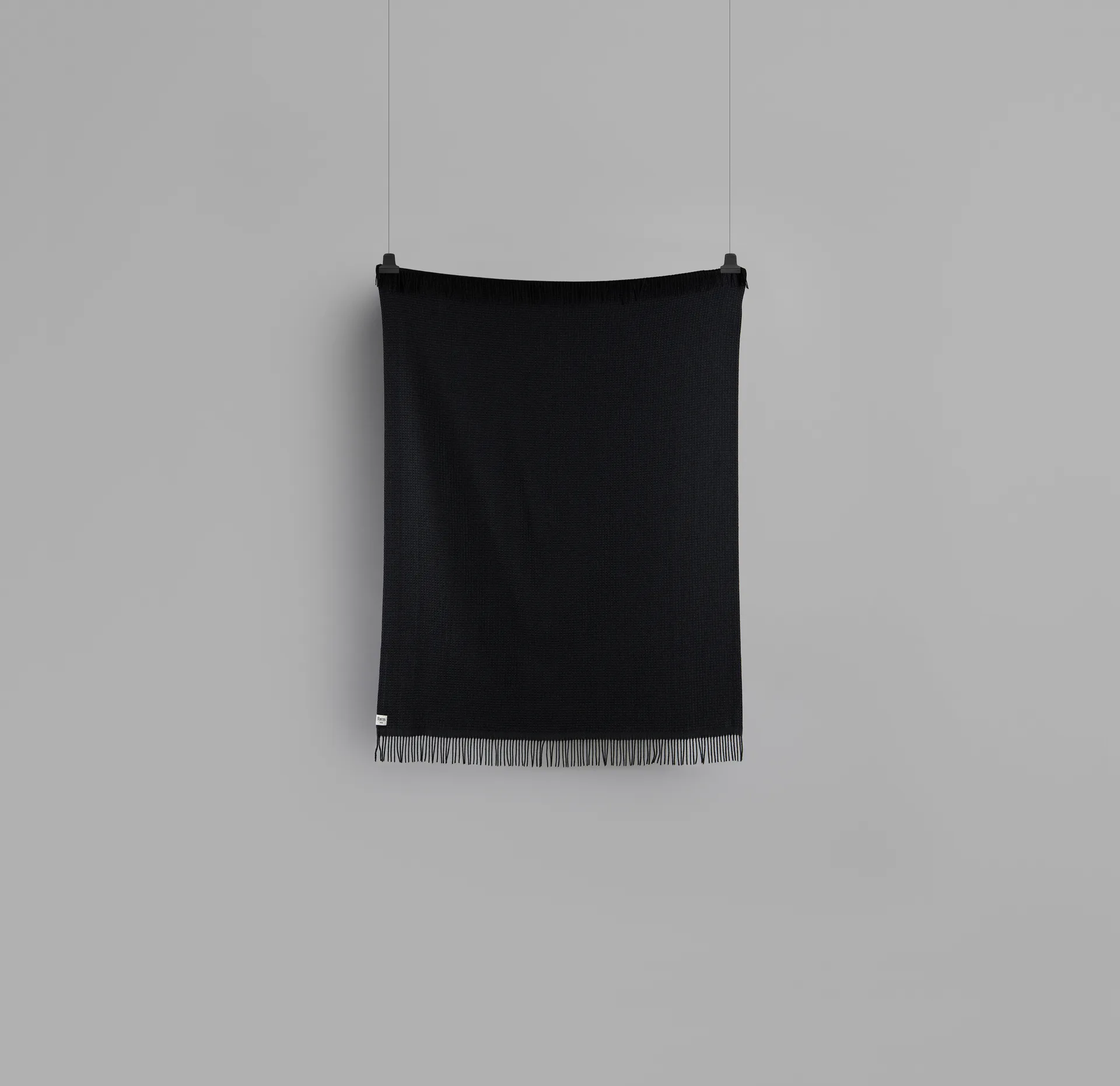 Vega deken 150x210 cm, Black Røros Tweed