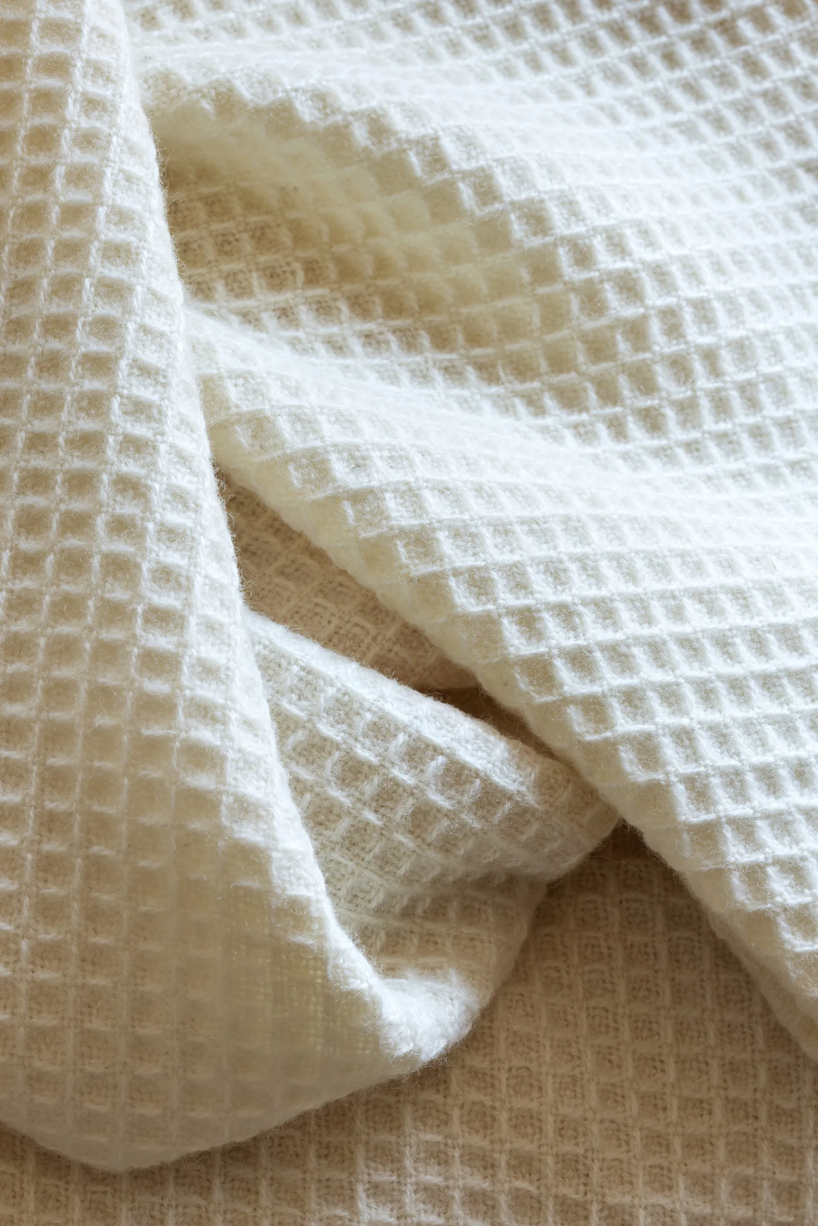 Vega deken 150x210 cm, Natural Røros Tweed