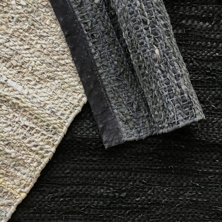 Leather vloerkleed 200 x 300 cm. - black (zwart) - Rug Solid