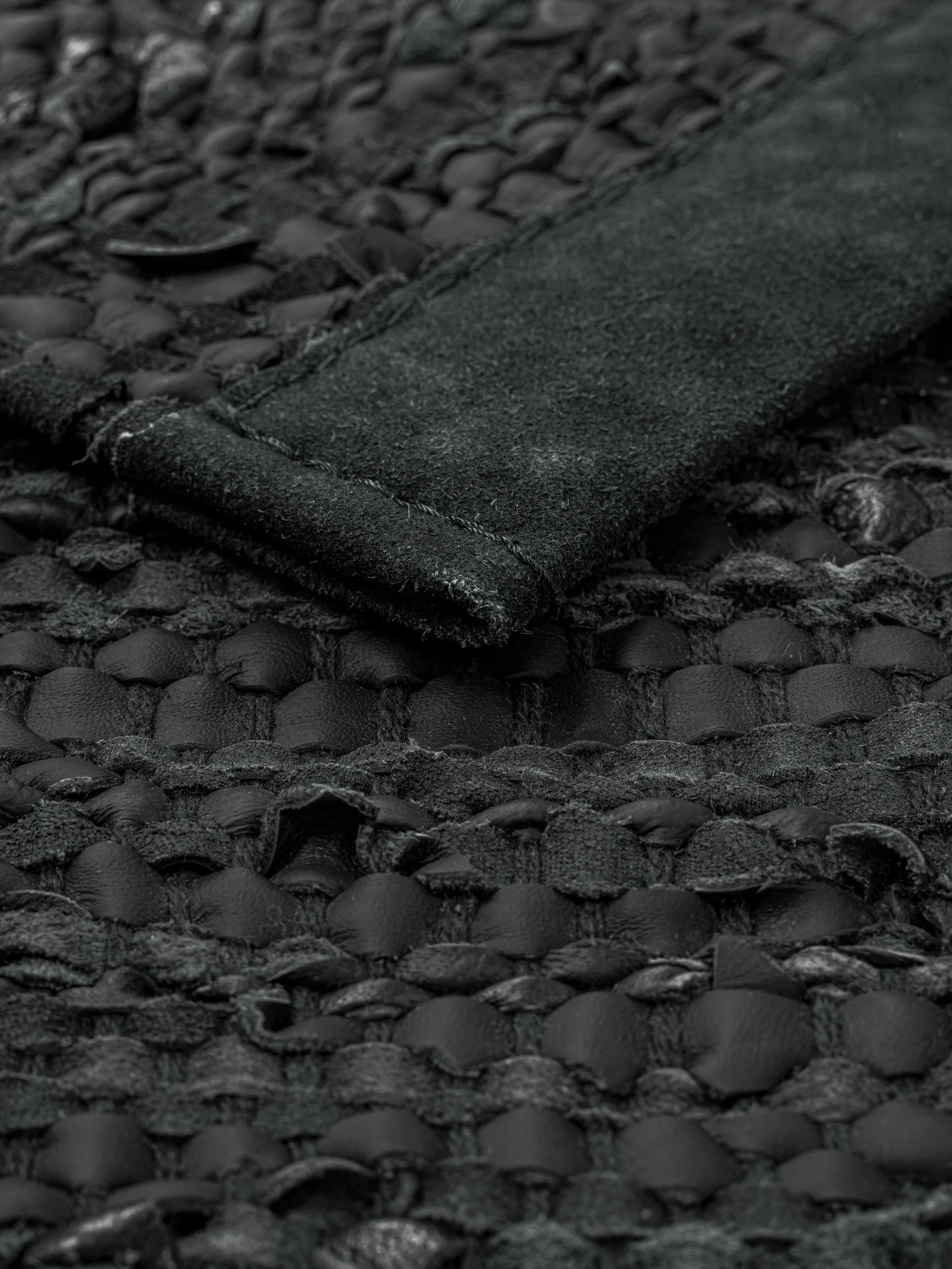 Leather vloerkleed 65 x 135 cm., dark grey (donkergrijs) Rug Solid