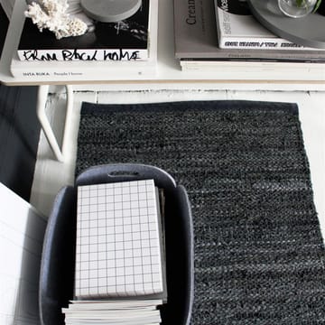 Leather vloerkleed 75 x 200 cm. - black (zwart) - Rug Solid