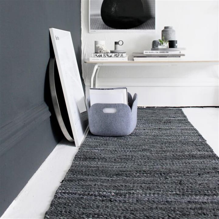 Leather vloerkleed 75 x 200 cm., black (zwart) Rug Solid
