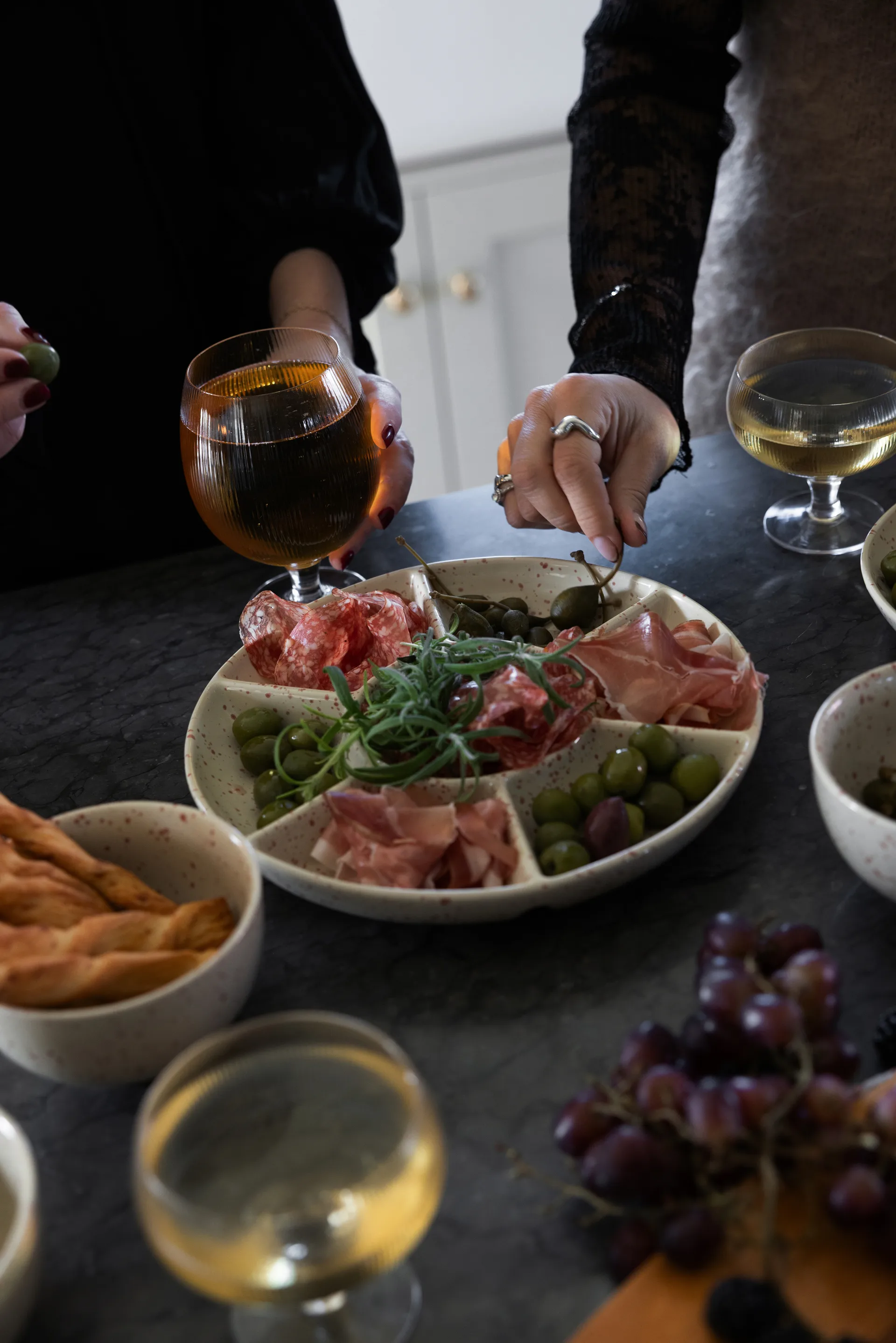 Ditte serveerschotel, Beige-bordeauxrood Sagaform