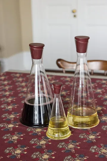 Gurken olie-/azijnkaraf - Helder-donkerrood, 25 cl - Sagaform