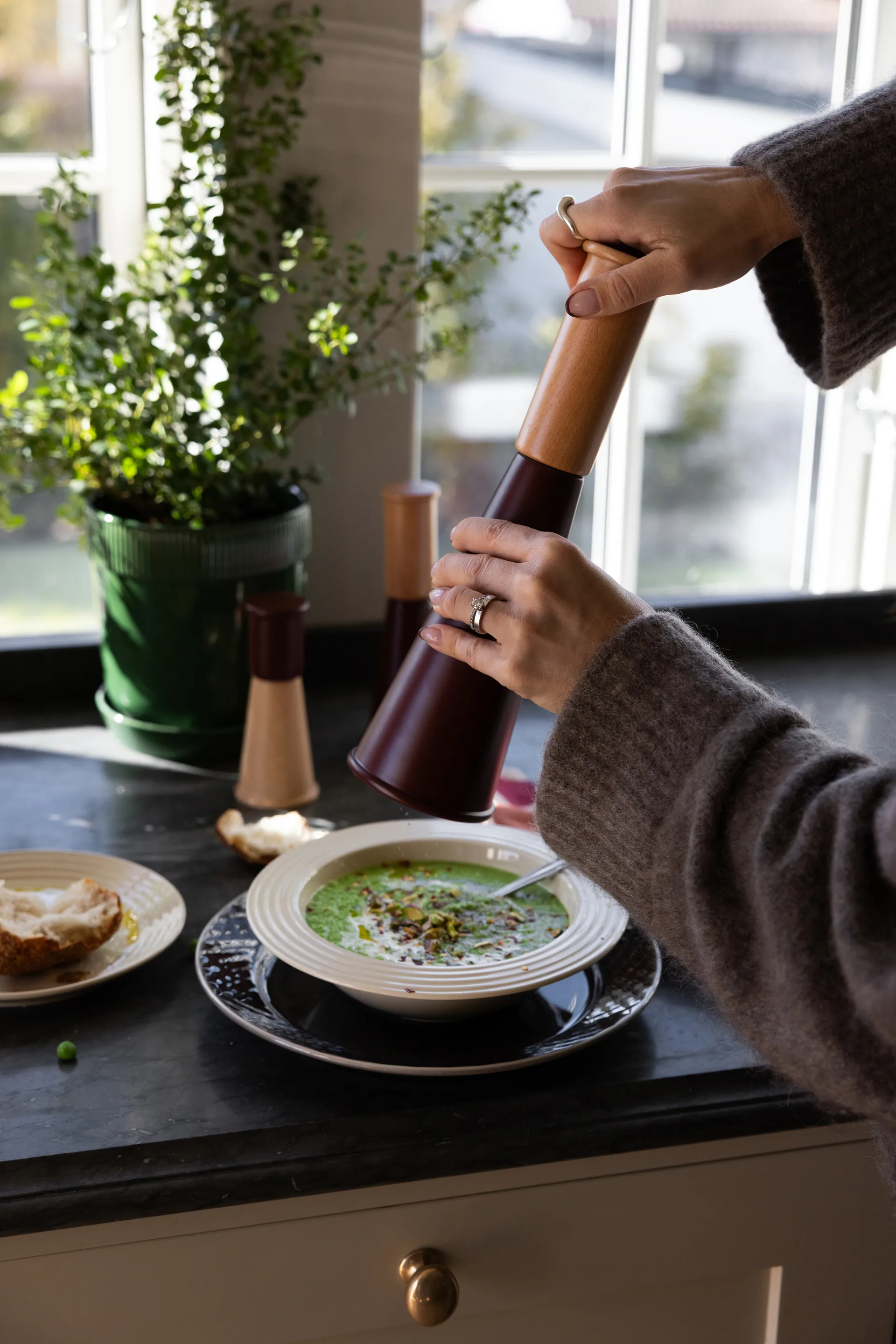 Gurken zout- en pepermolen groot 32 cm, Rood-bruin Sagaform