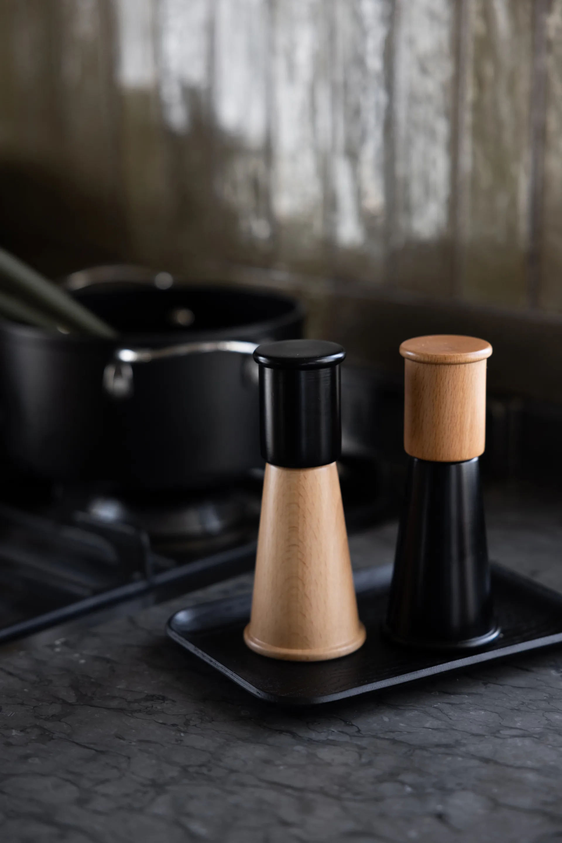 Gurken zout- en pepermolen klein 2 delen, Zwart-bruin Sagaform