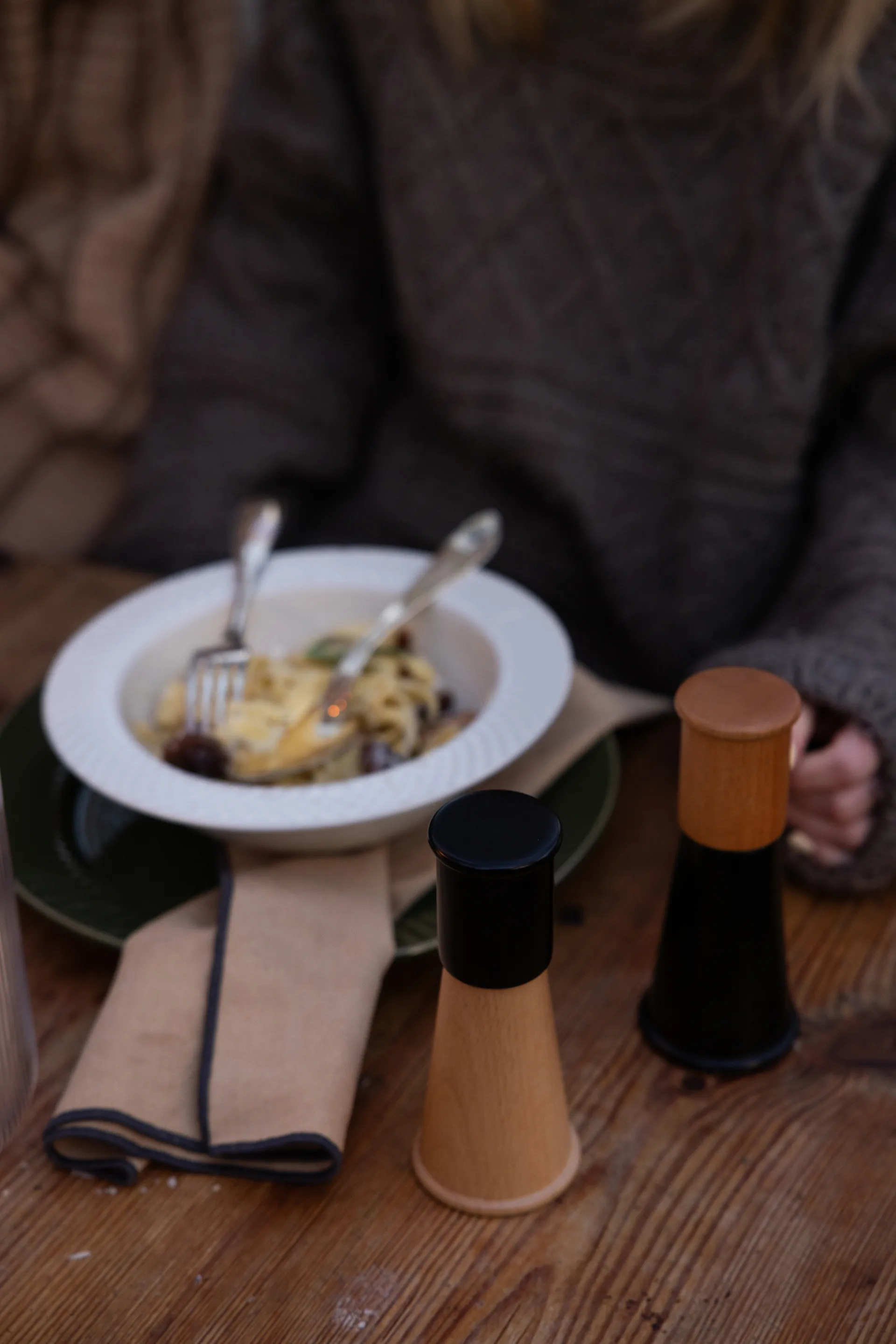 Gurken zout- en pepermolen klein 2 delen, Zwart-bruin Sagaform